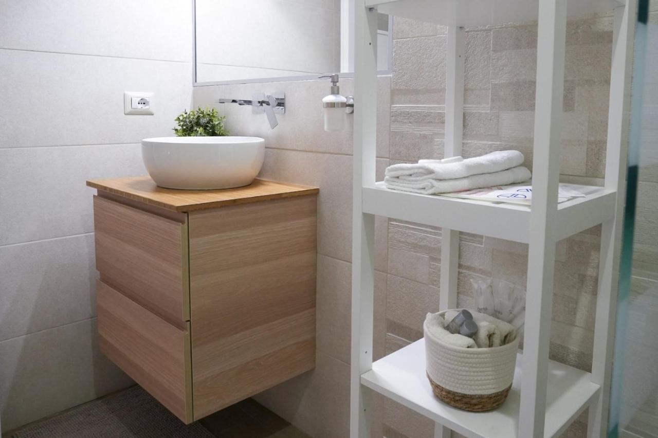 קליארי Luxury Rooms Paoli 19 מראה חיצוני תמונה