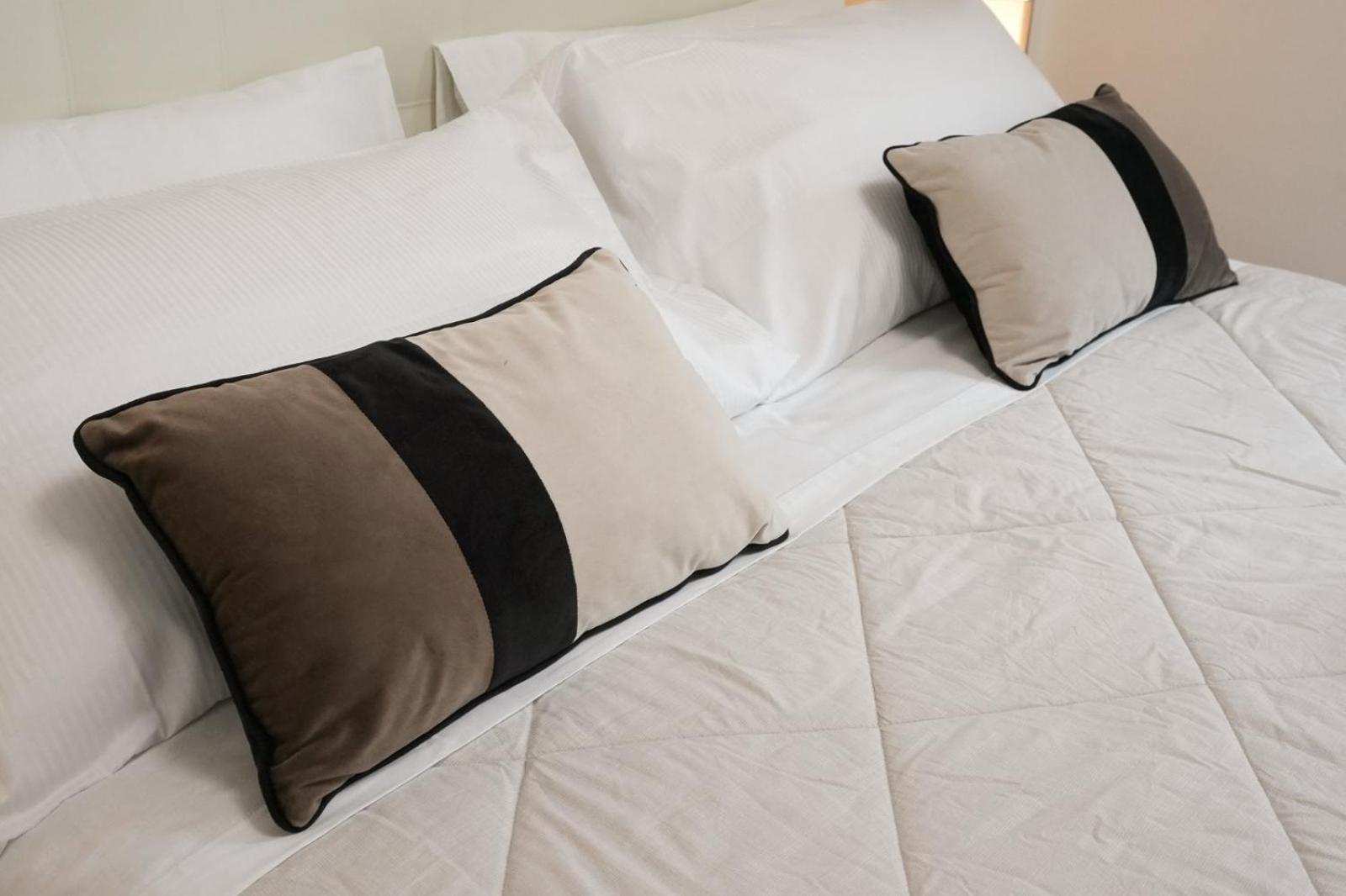 קליארי Luxury Rooms Paoli 19 מראה חיצוני תמונה